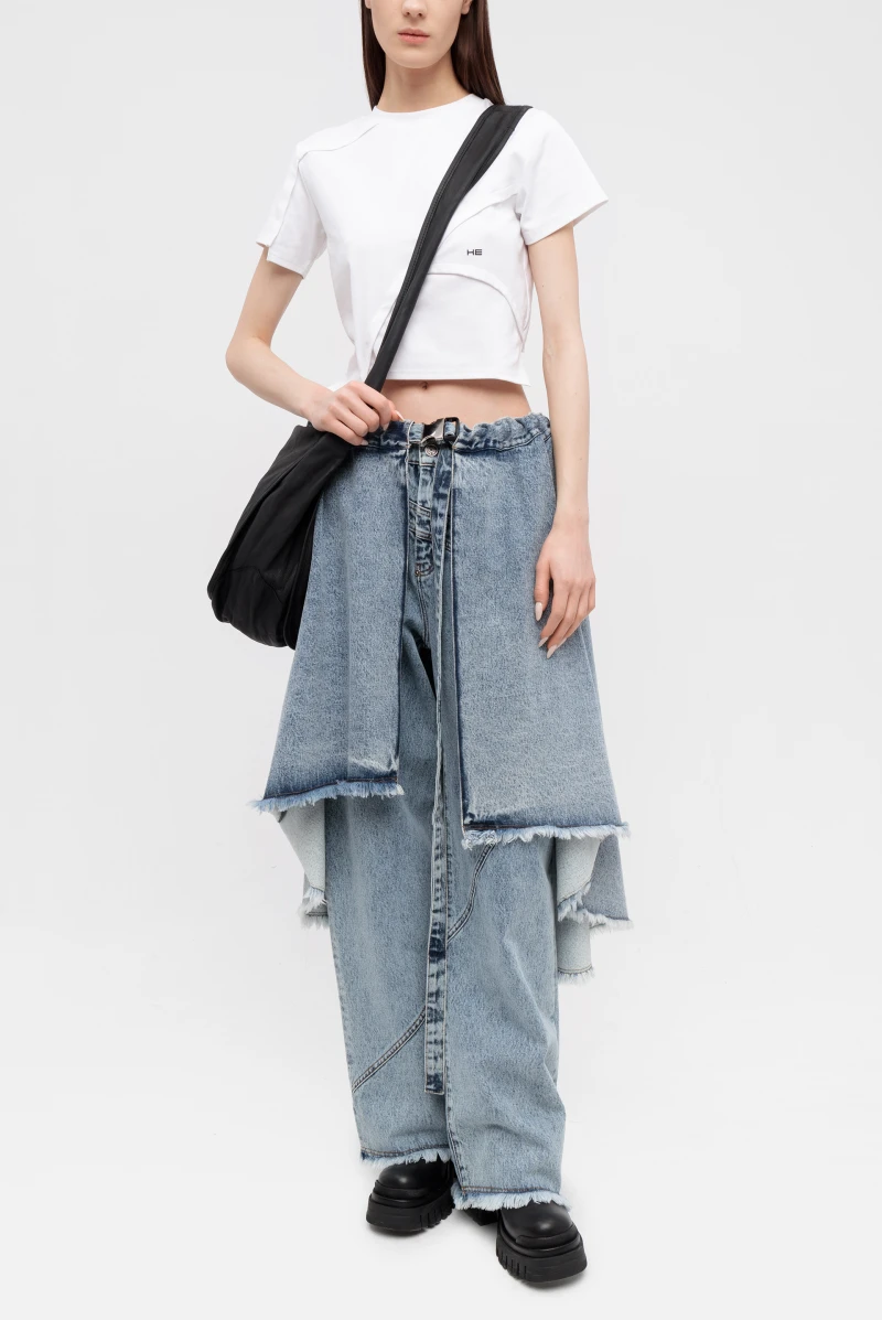 Yubkasini yuqoriga ko‘targan jinni it uslubi