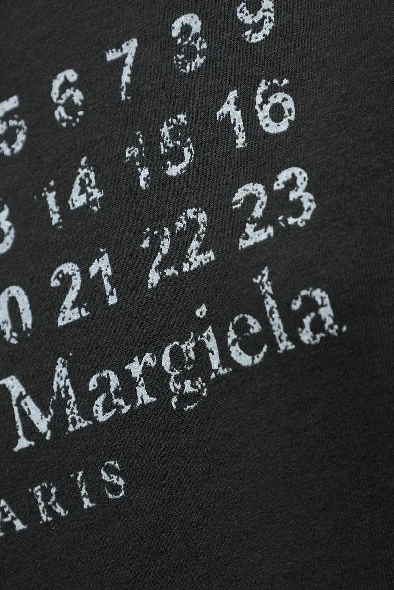 MAISON MARGIELA｜ (S51GC0534 S24575 969) STAMP LOGO TEE - BLACK – lapstoneandhammer.com