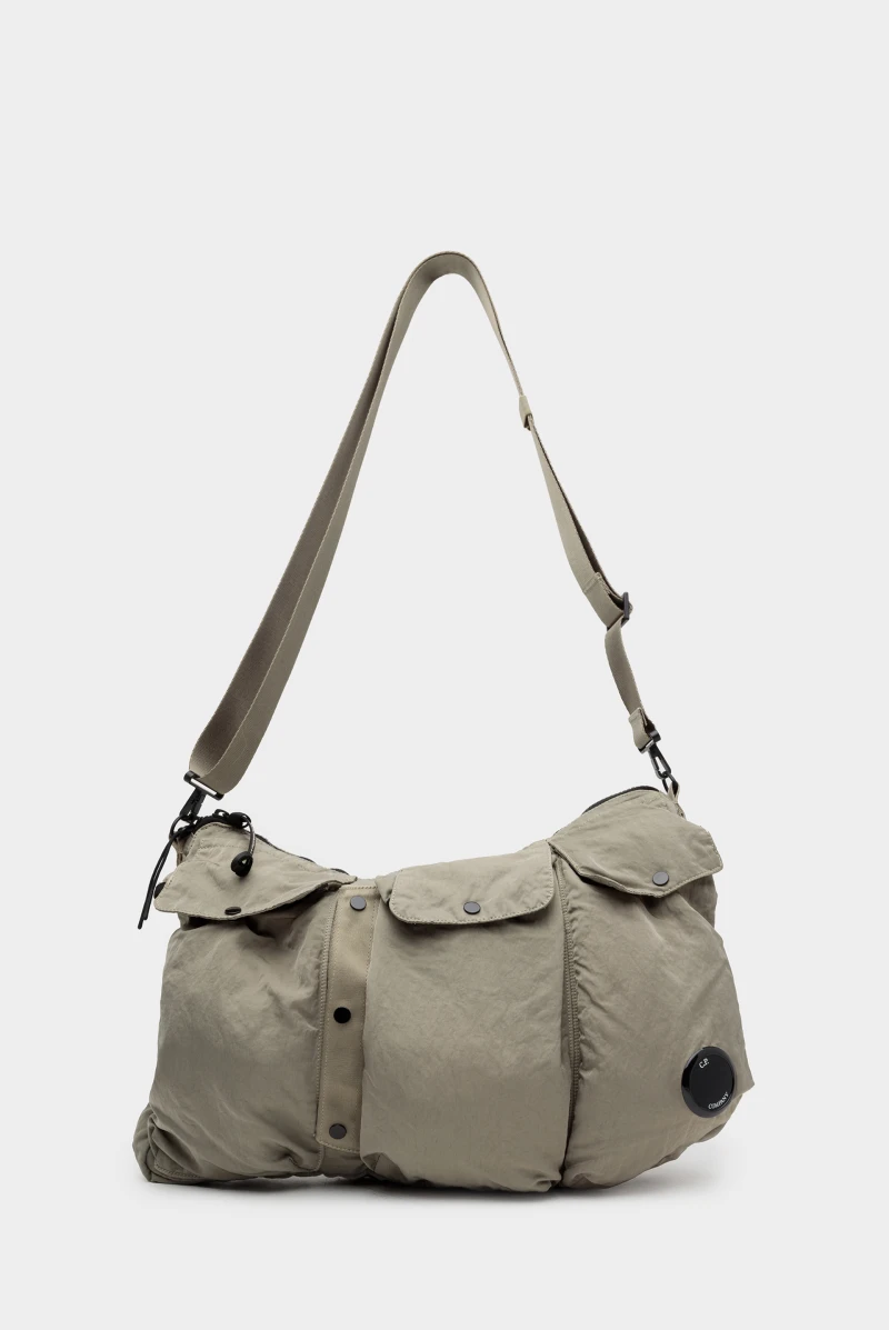 バッグ C.P. Company Nylon B Utility Pack SS22 Сумка C.P. Company nylon b utility pack silver sage 9113232080