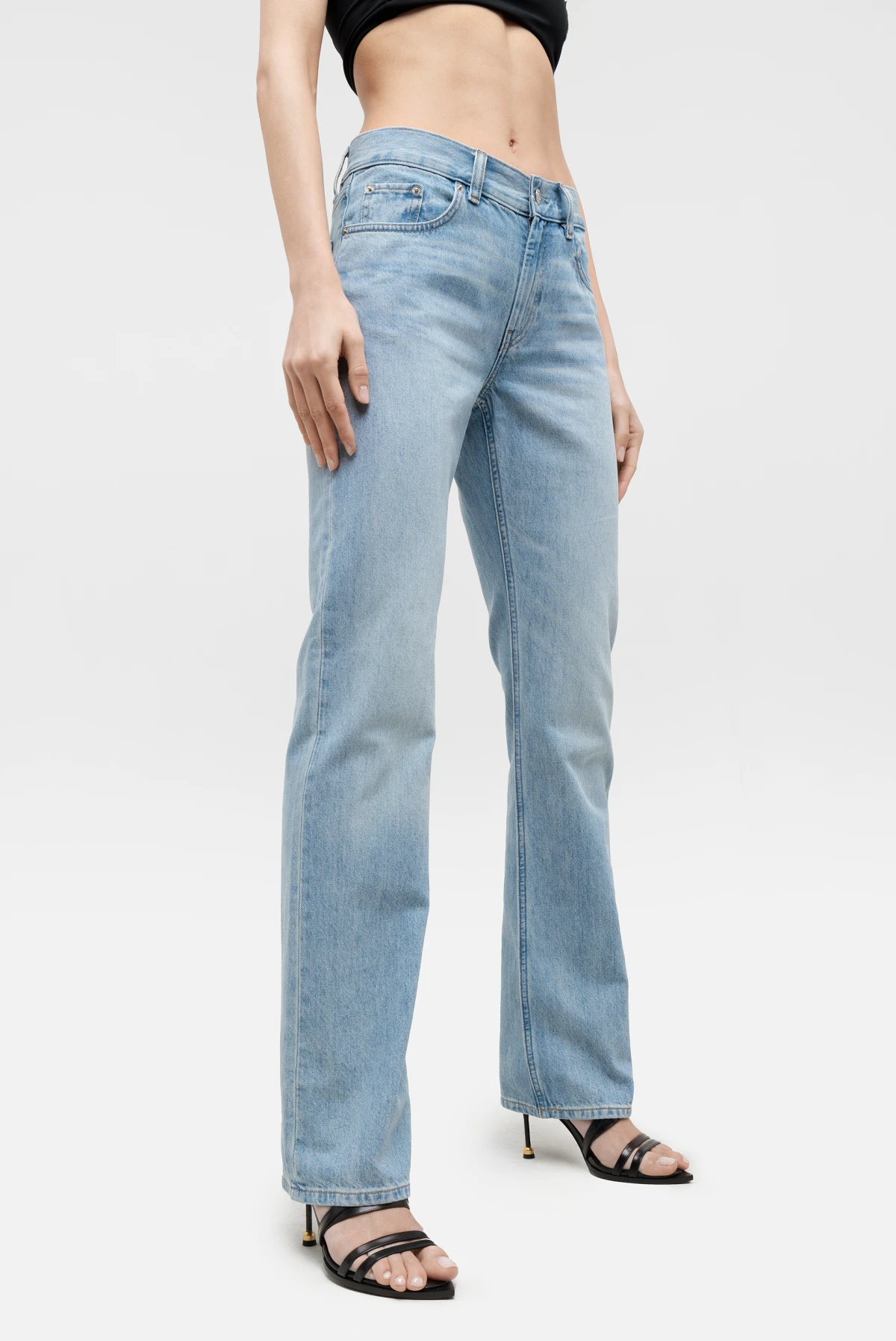 Анна де Армас порно Барлық тесіктерде әдемі және өте жас