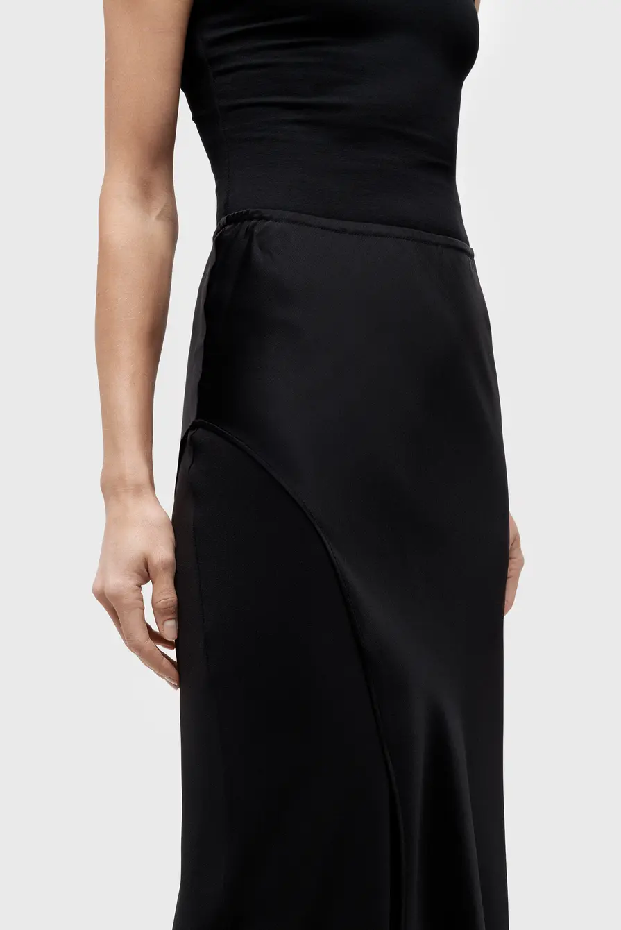 Quest Pistols жалаңаш суреттері Байланған және трахается қарсы оның ерік порно видео